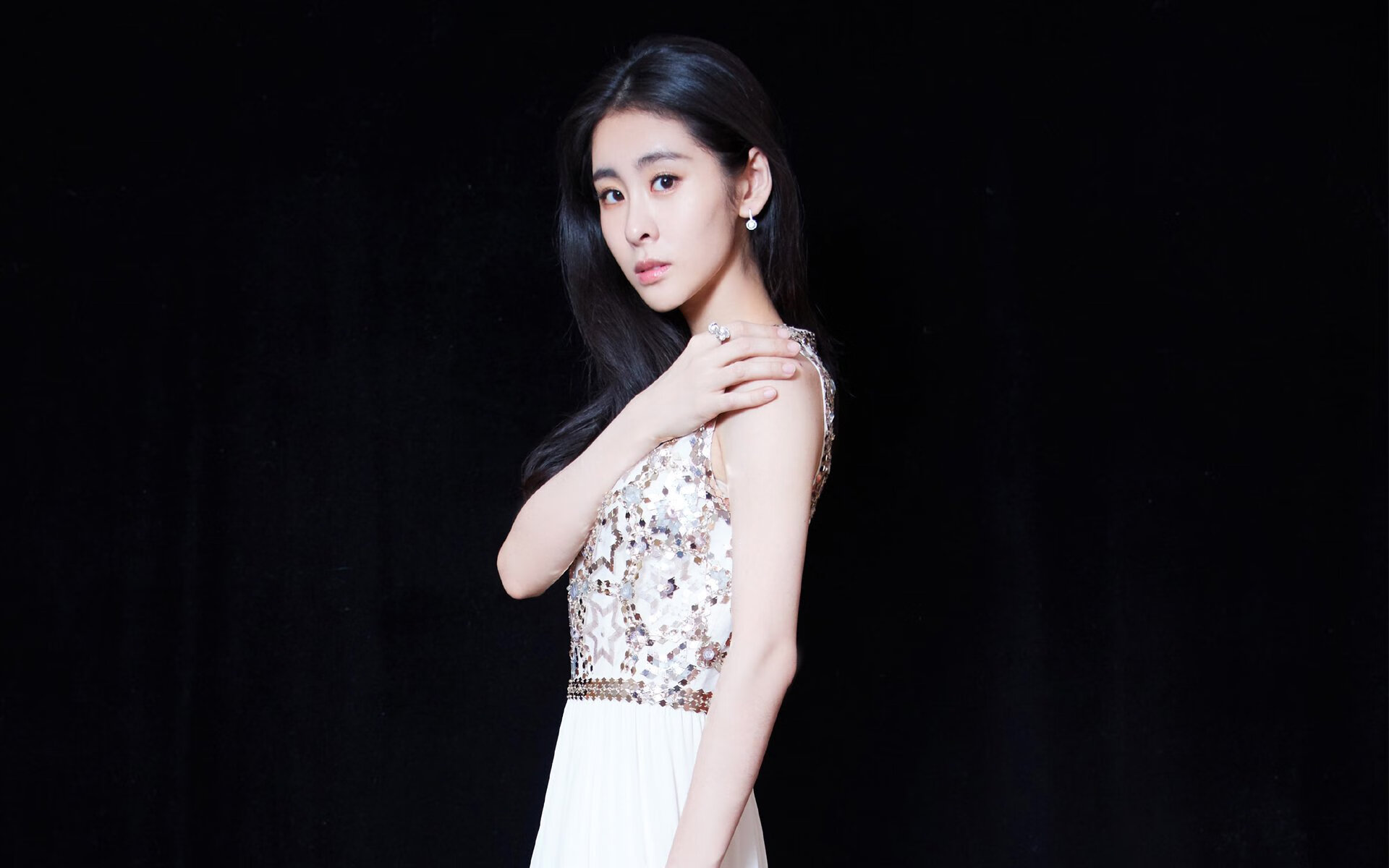 隔洋之战，沉默巨塔武切维奇在北京队与马刺对决中的压力觉醒